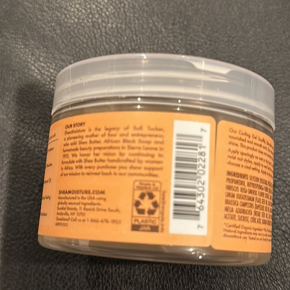 Brand new Shea Moisture curling Gel Soufflé - Picture 2 of 4